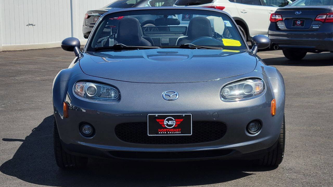 Used 2006 MAZDA MX-5 Miata Touring RWD image 4