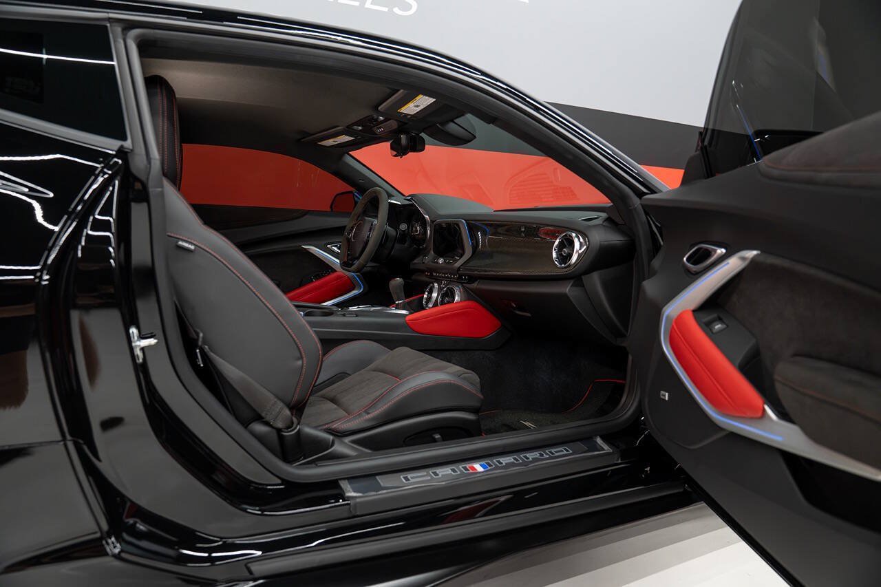 Used 2021 Chevrolet Camaro ZL1 RWD image 65