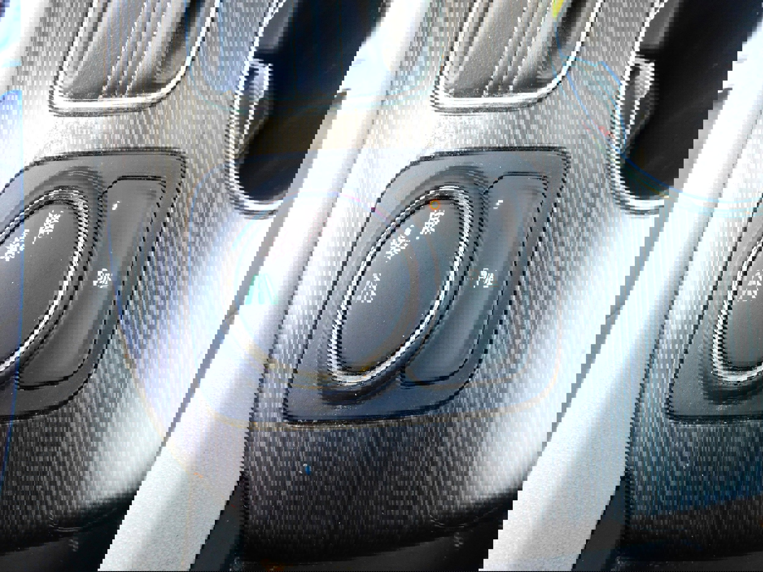 Used 2018 GMC Acadia SLT image 23