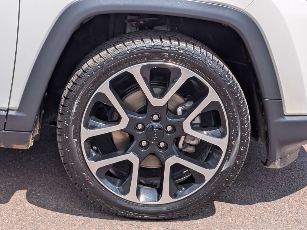 Used 2018 Jeep Compass Limited w/ Safe & Security Group FWD image 10
