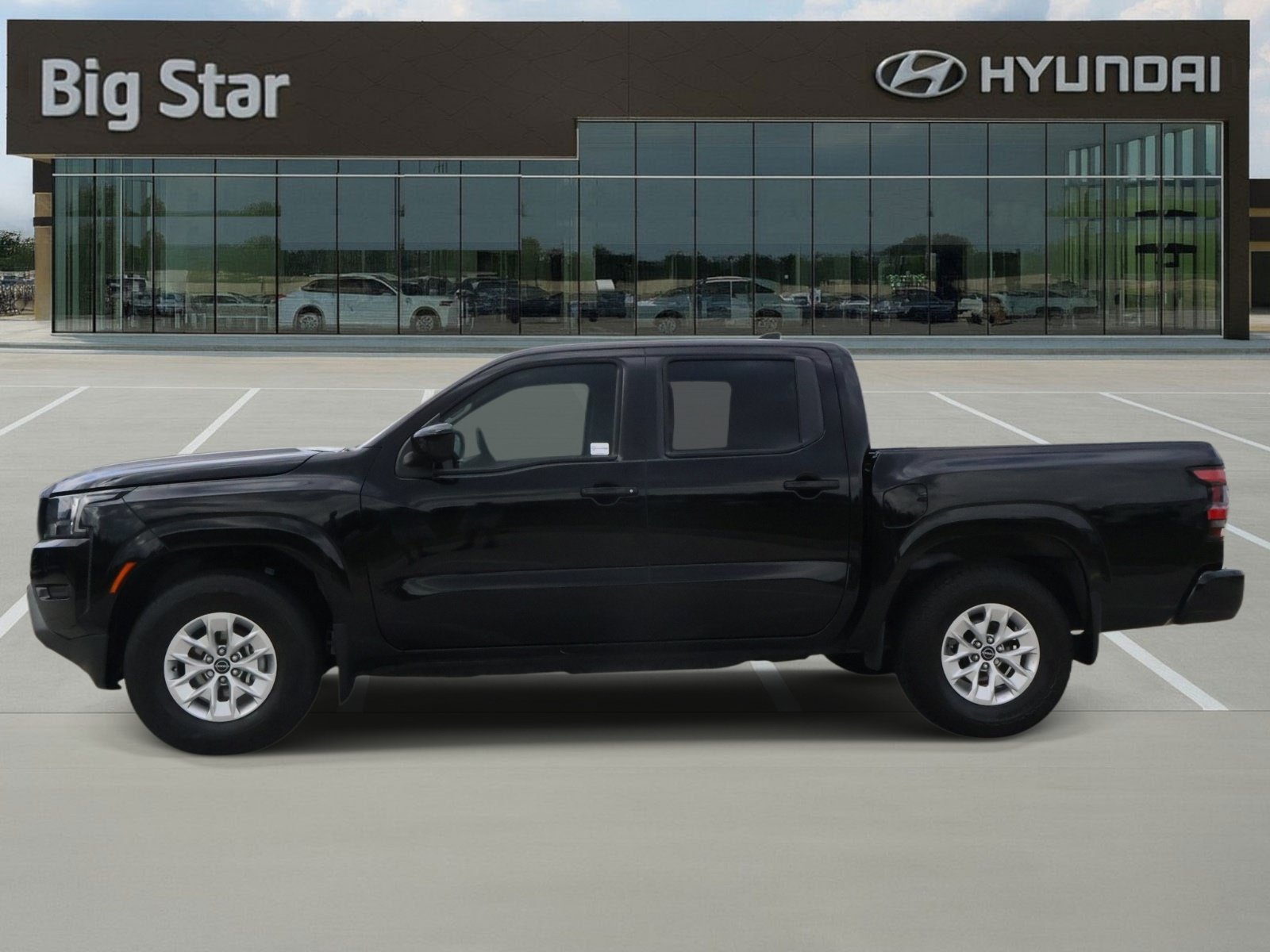 Used 2024 Nissan Frontier SV w/ Technology Package RWD image 2