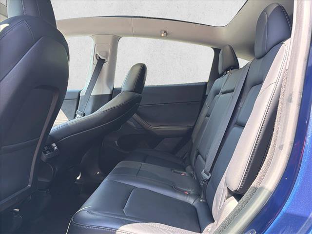 Used 2023 Tesla Model Y Long Range AWD/4WD image 23
