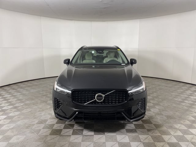 Certified 2025 Volvo XC60 T8 Plus w/ Protection Package Premier AWD/4WD image 14