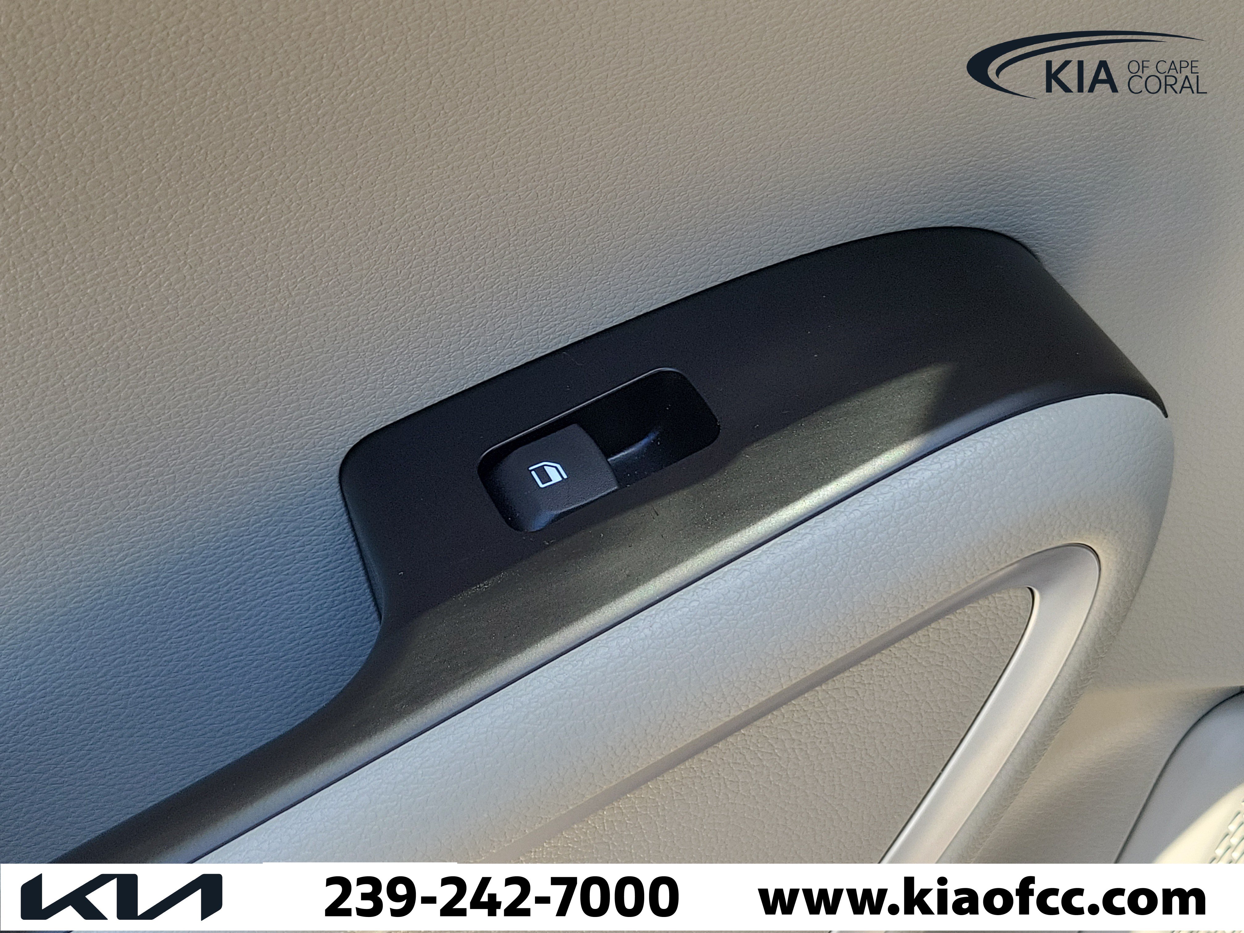 Used 2025 Kia Soul LX FWD image 15