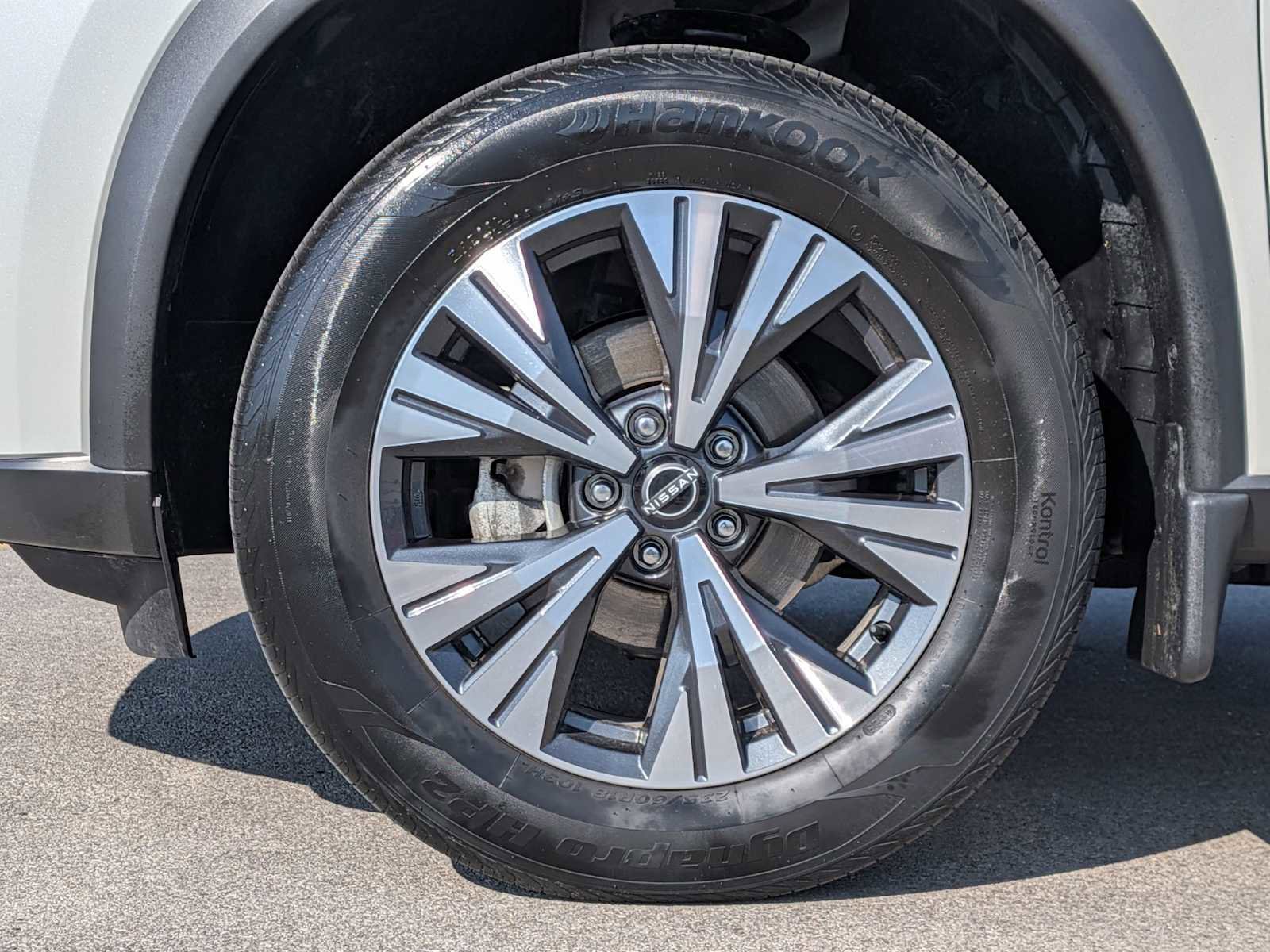 Used 2023 Nissan Rogue SV AWD/4WD image 13