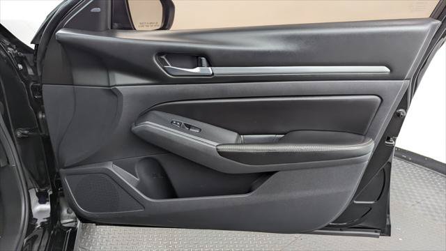 Used 2022 Nissan Altima 2.5 SV FWD image 21