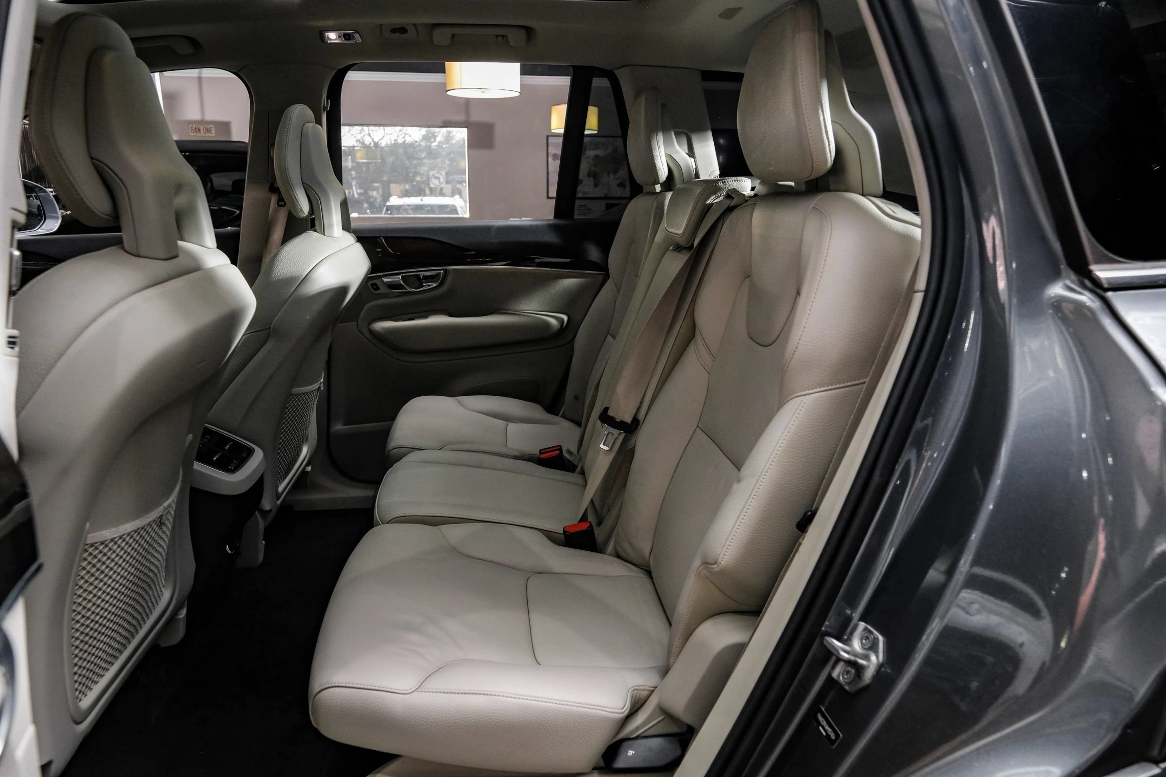 Used 2017 Volvo XC90 T6 Momentum w/ Convenience Package AWD/4WD image 39