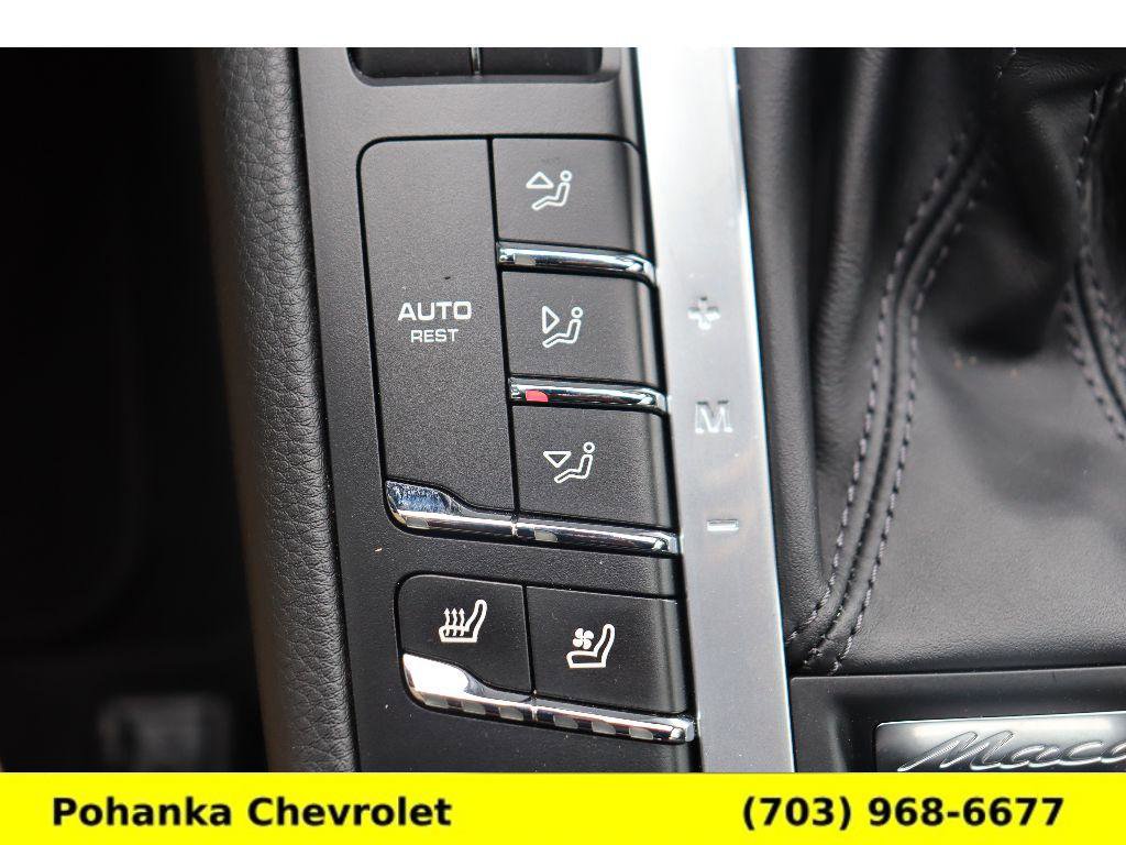 Used 2021 Porsche Macan image 18