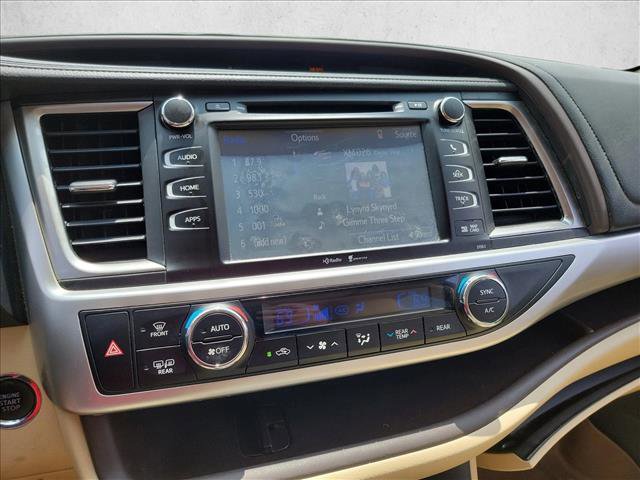 Used 2015 Toyota Highlander XLE AWD/4WD image 22