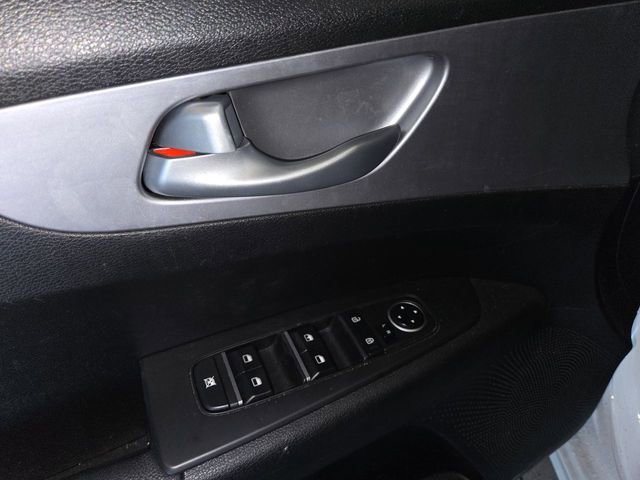 Used 2023 Kia Forte LXS FWD image 13