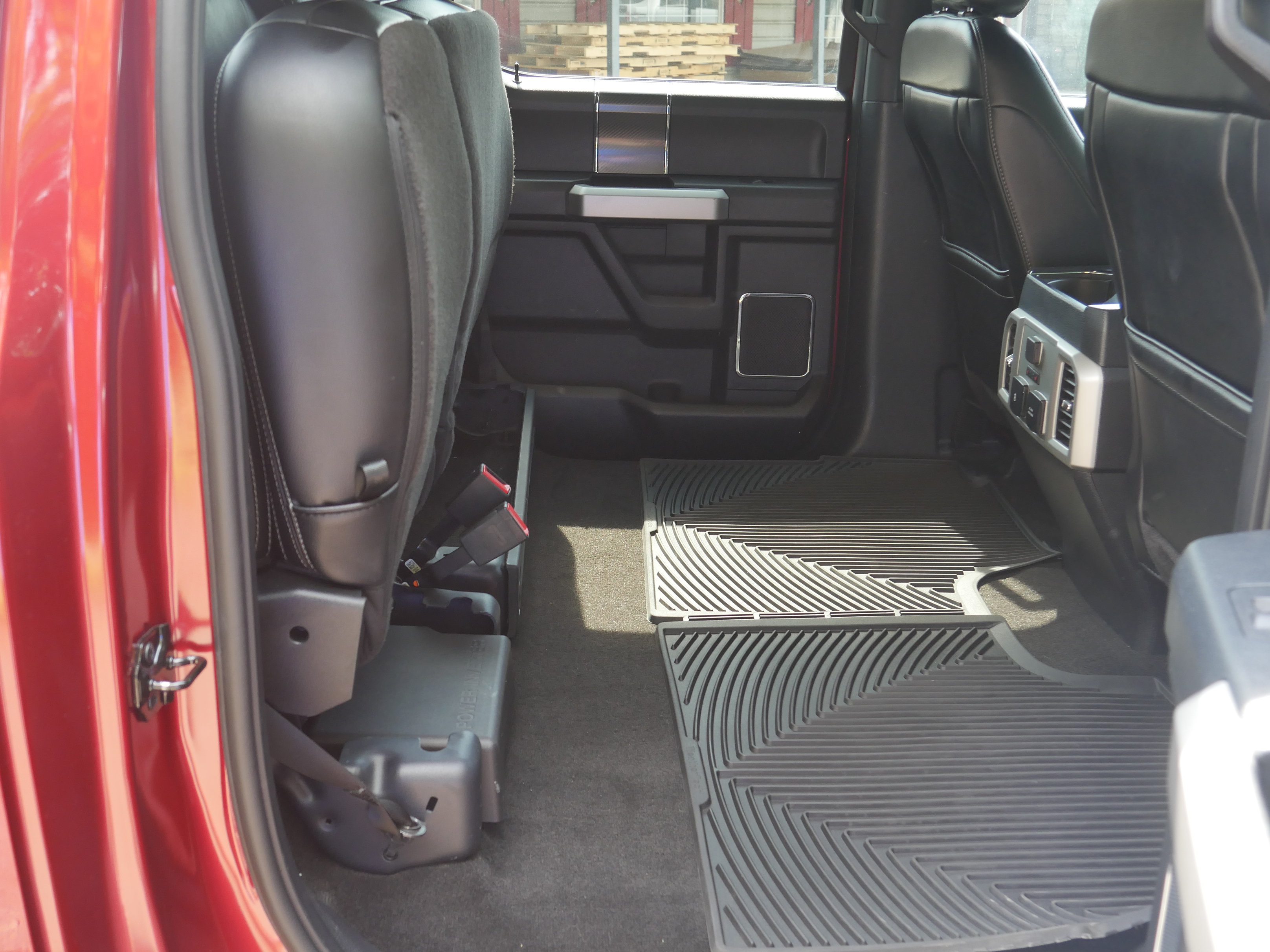 Used 2019 Ford F150 Lariat w/ Equipment Group 502A Luxury AWD/4WD image 31