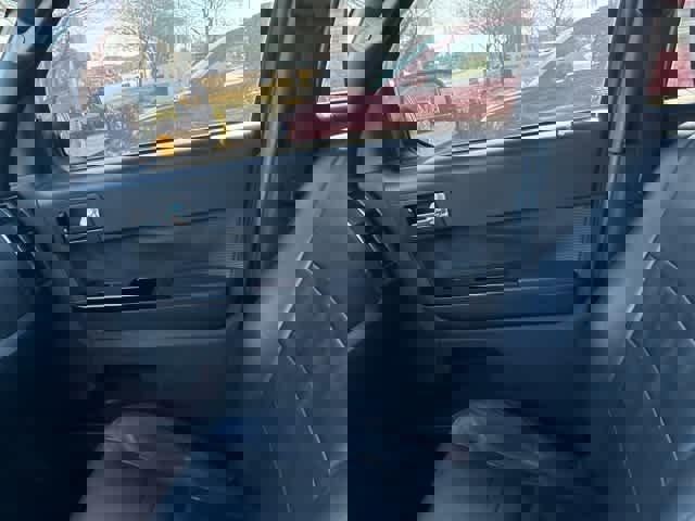 Used 2010 Ford Escape Limited image 3