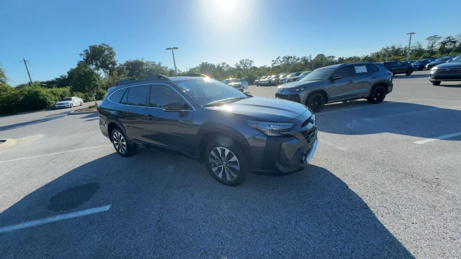Used 2025 Subaru Outback Limited AWD/4WD image 2