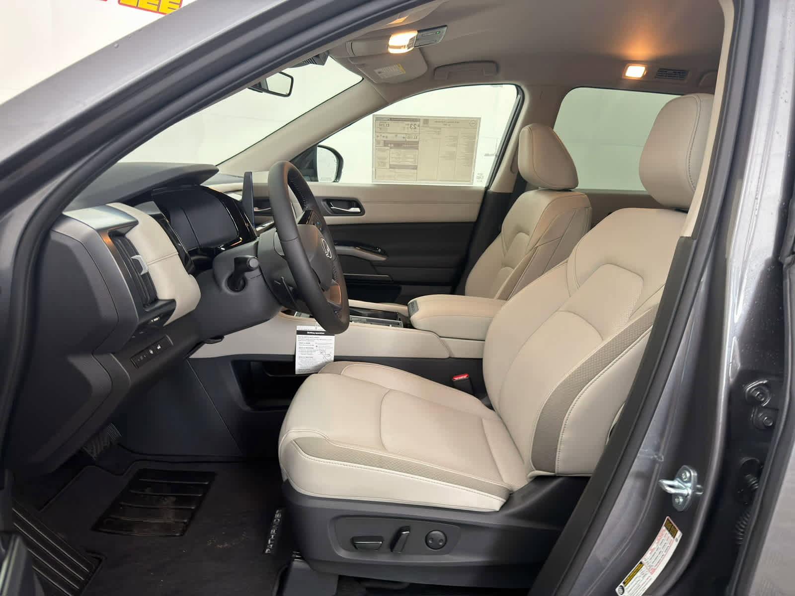 New 2026 Nissan Pathfinder SL image 14