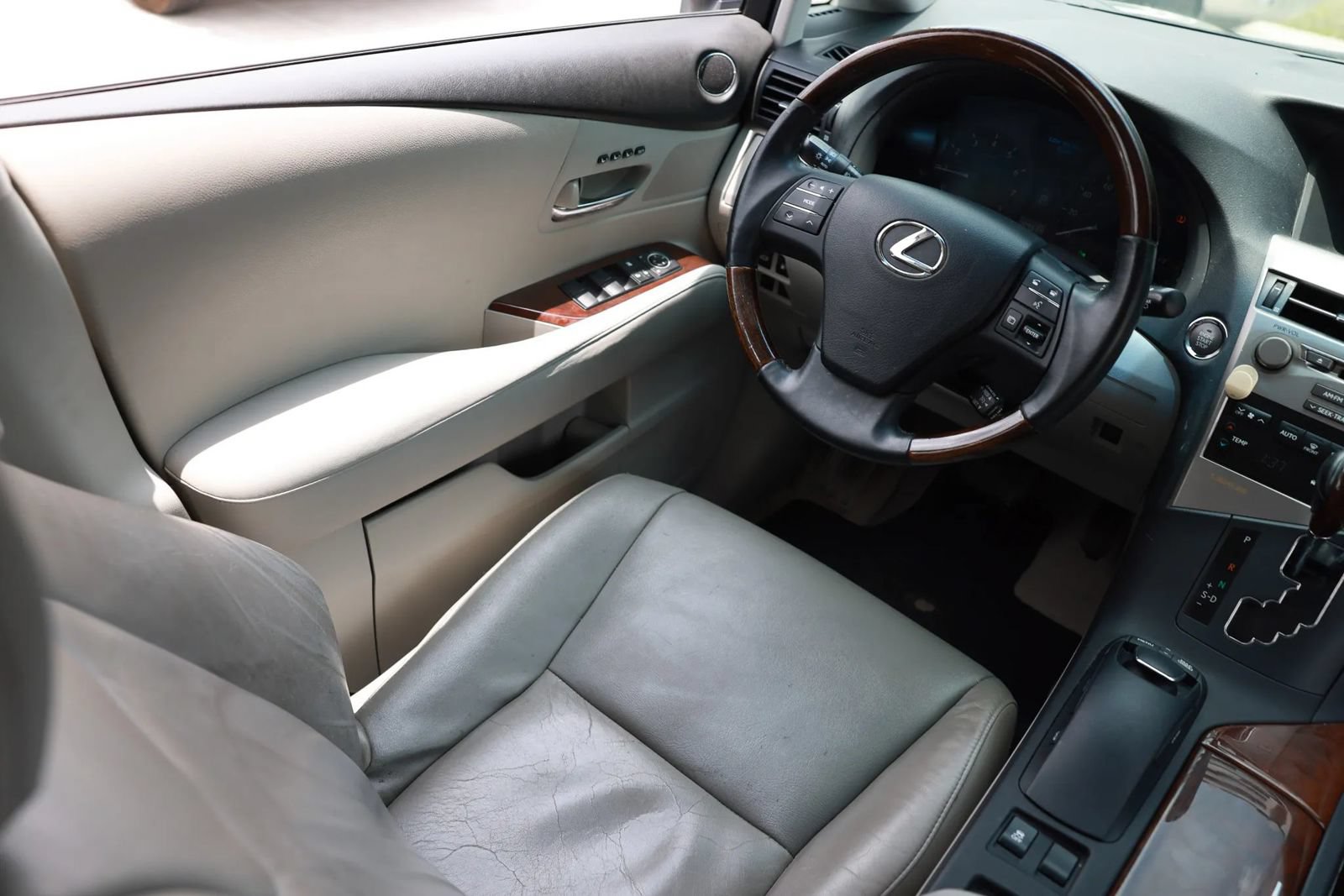 Used 2012 Lexus RX 350 FWD w/ Premium Pkg image 12