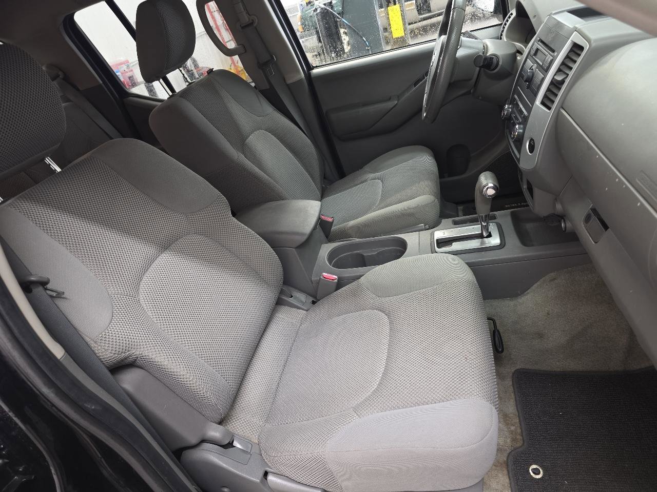 Used 2012 Nissan Frontier SV image 38