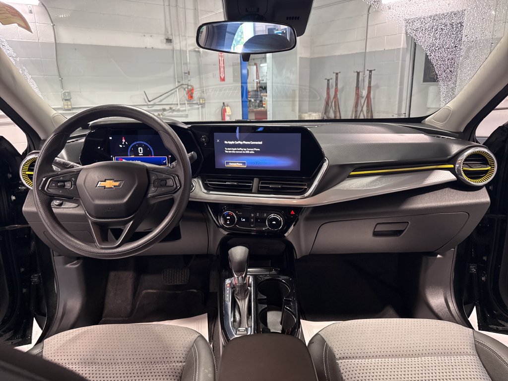 Used 2024 Chevrolet Trax LT FWD image 34
