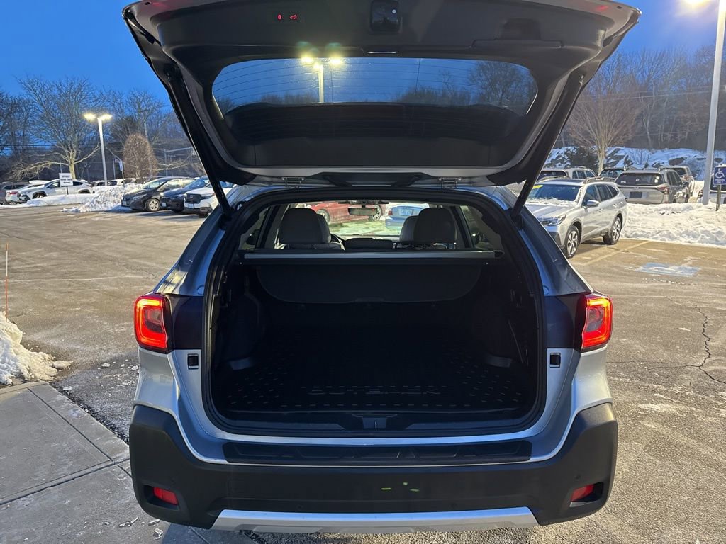 Used 2023 Subaru Outback Limited image 17