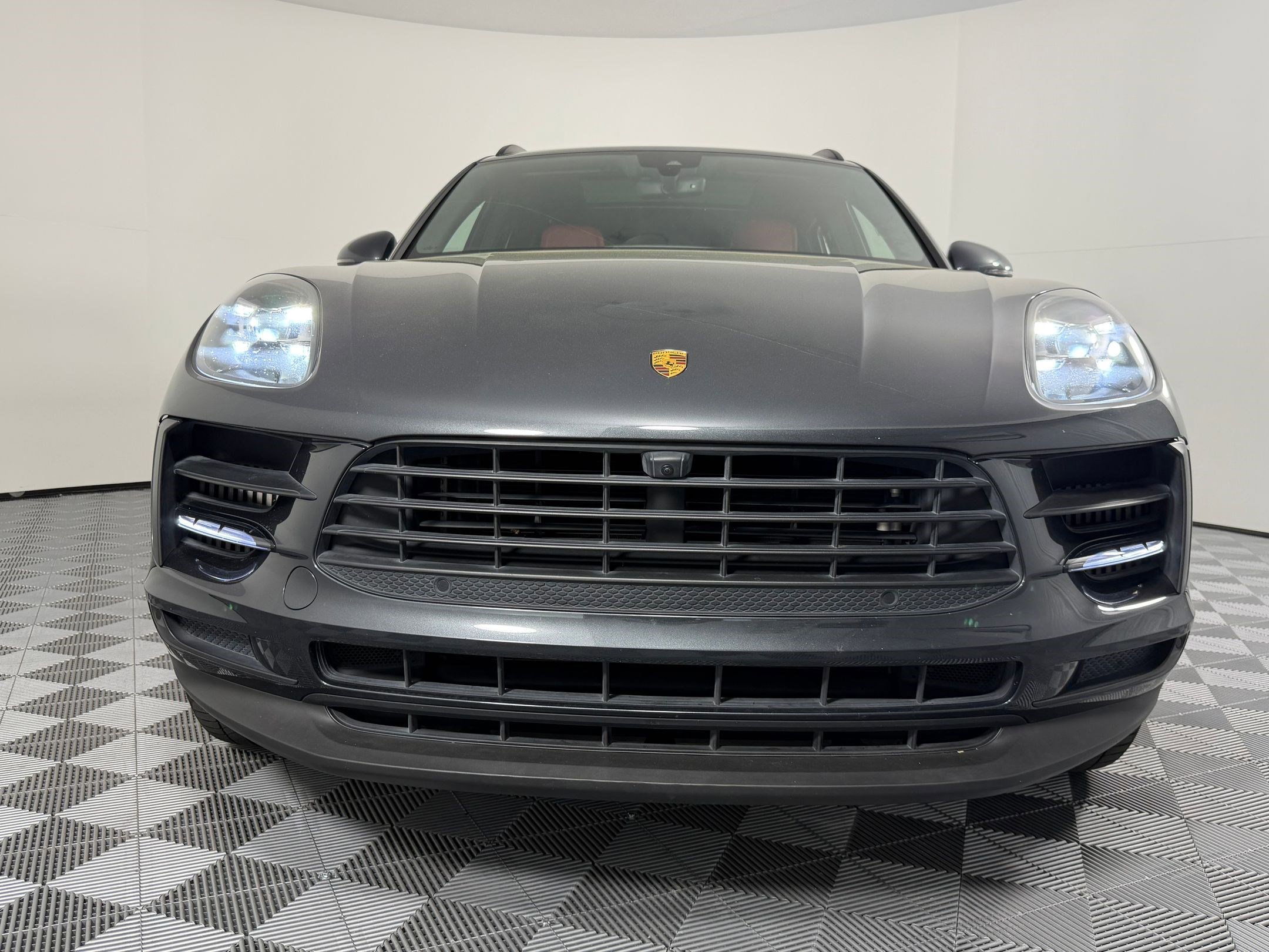 Certified 2021 Porsche Macan S image 6