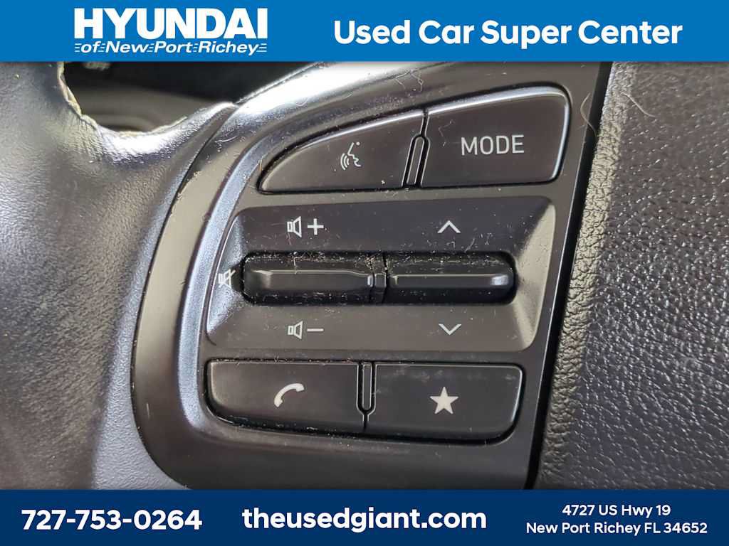 Certified 2024 Hyundai Venue Limited FWD image 26