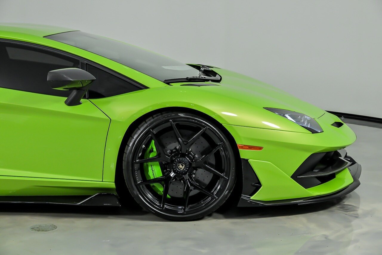 Used 2019 Lamborghini Aventador SVJ image 16