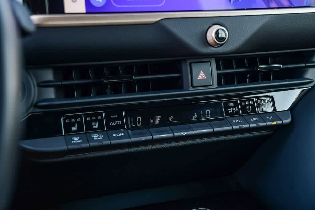 Used 2025 Toyota Crown AWD/4WD image 20