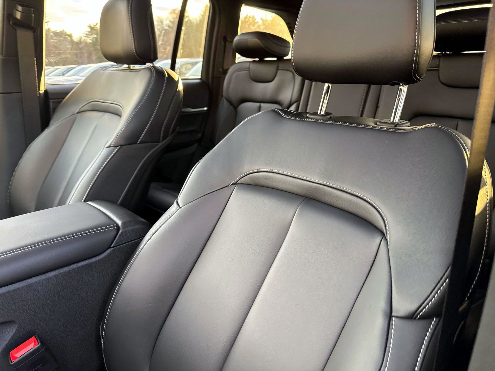 New 2025 Jeep Grand Cherokee Limited image 11