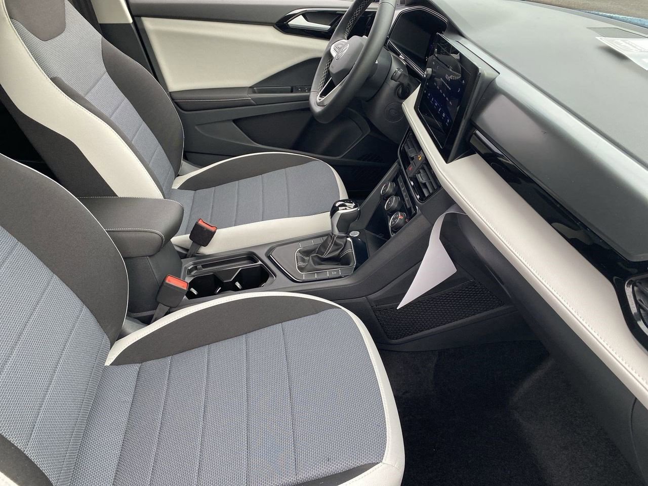 New 2026 Volkswagen Taos S FWD image 8