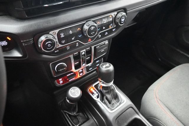 Used 2024 Jeep Wrangler Unlimited Rubicon w/ Technology Group AWD/4WD image 9