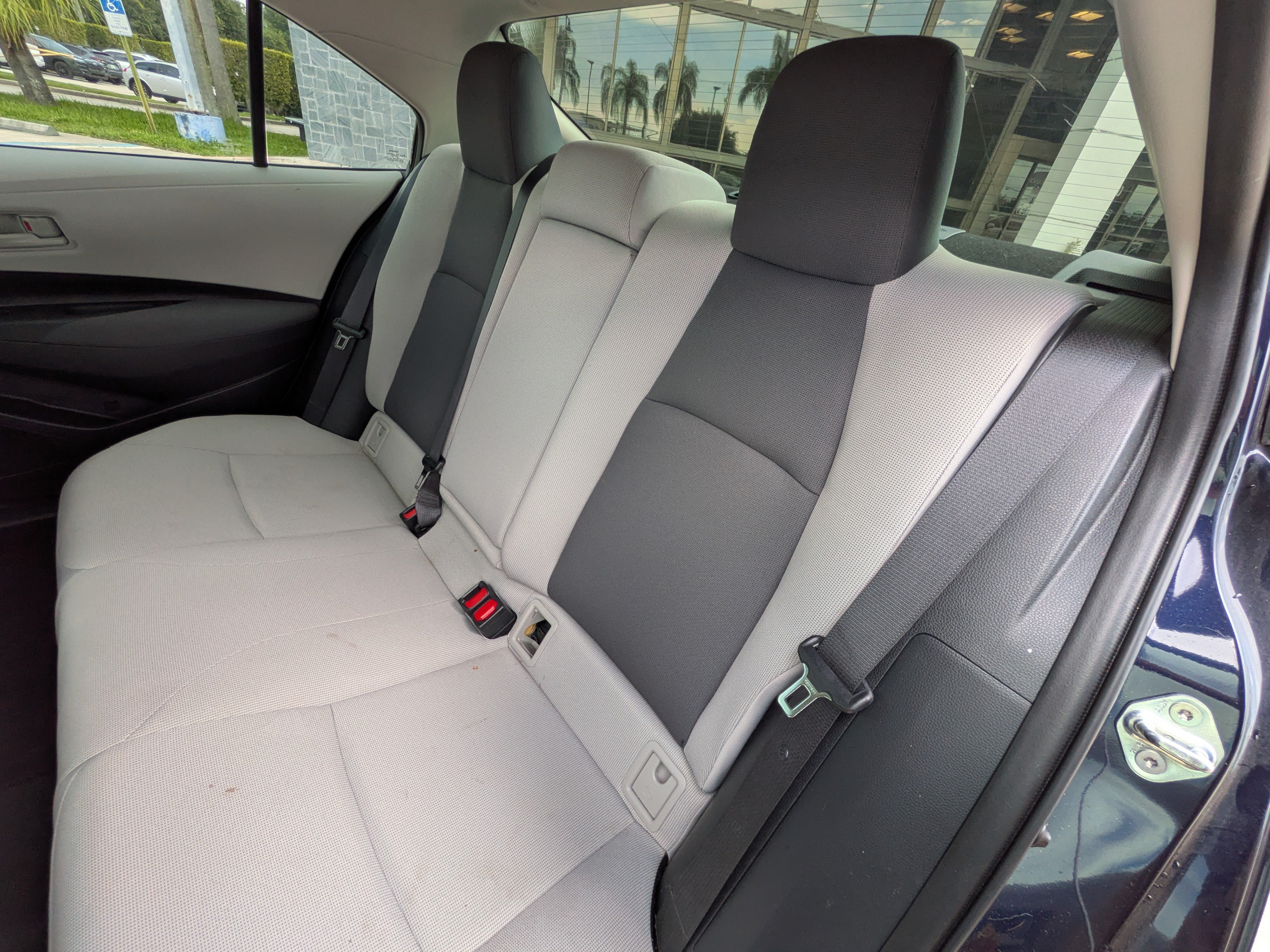 Used 2022 Toyota Corolla LE FWD image 13