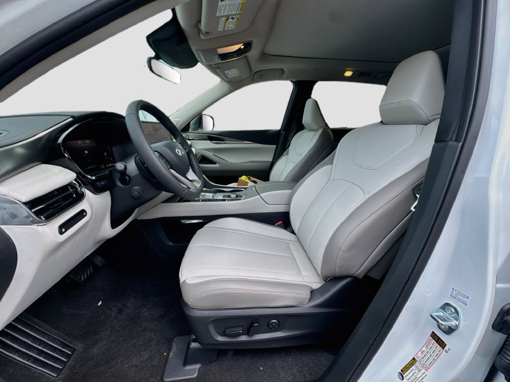 Used 2027 INFINITI QX60 Luxe w/ Cargo Package FWD image 23