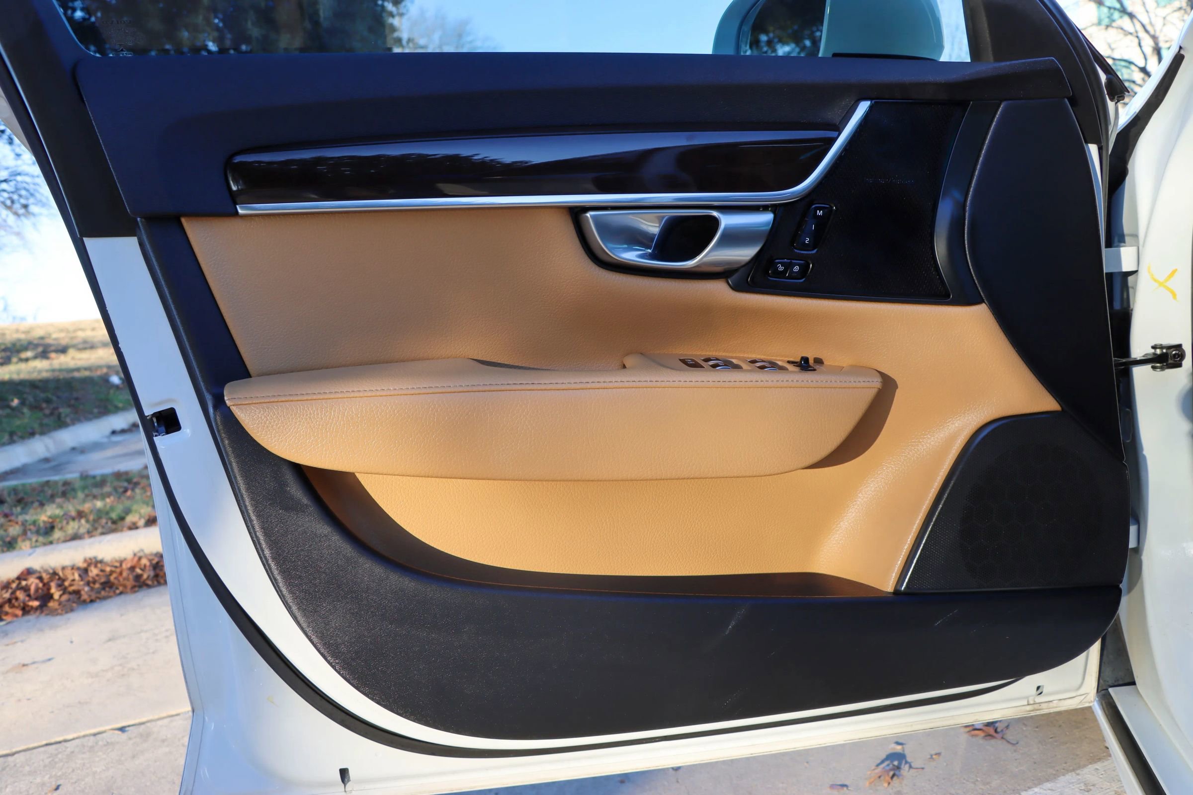 Used 2019 Volvo S90 T6 Momentum image 13