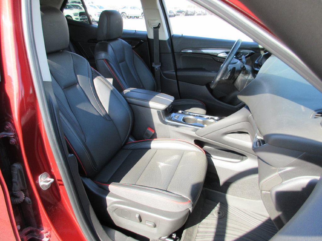 Used 2023 Buick Envision Essence w/ Sport Touring Package FWD image 21