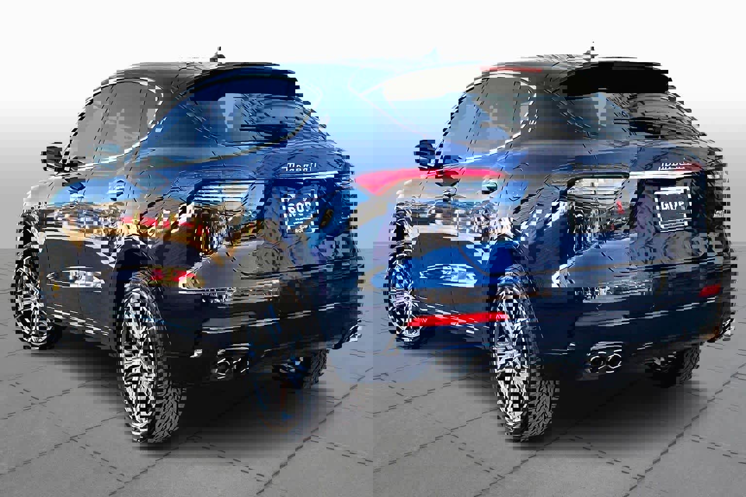 Used 2023 Maserati Levante GT image 11