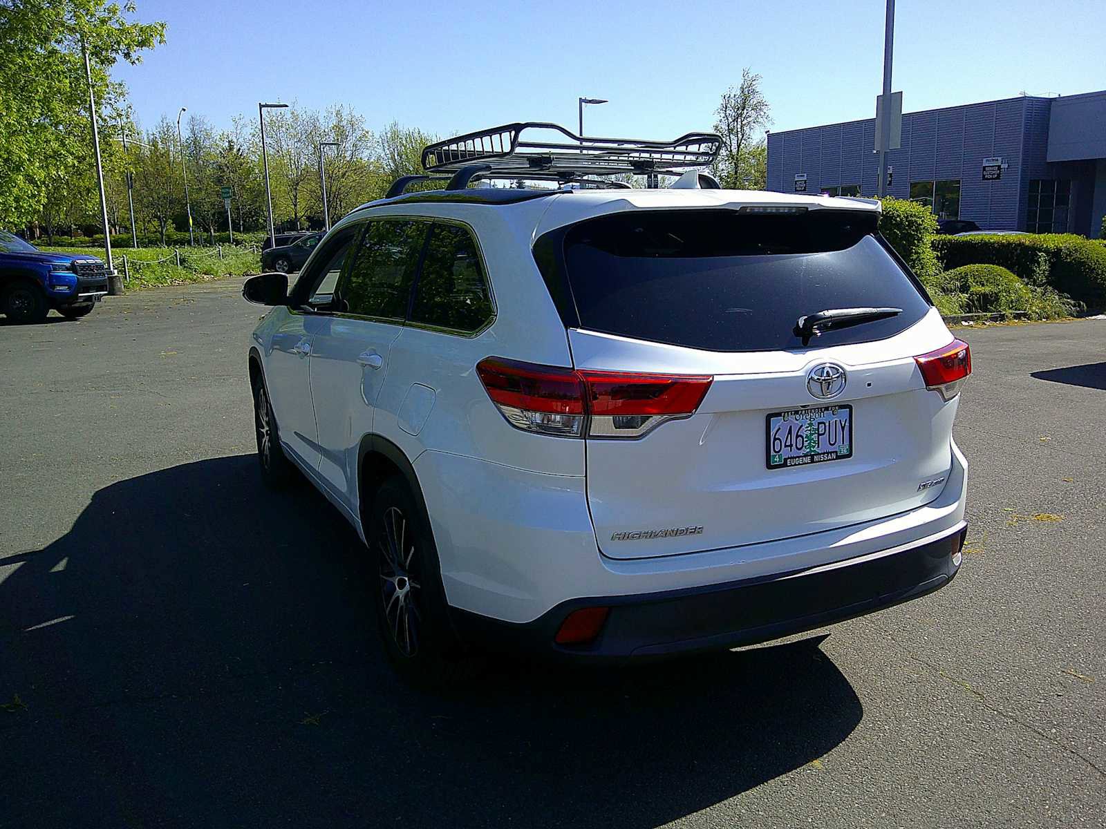 Used 2018 Toyota Highlander SE AWD/4WD image 3