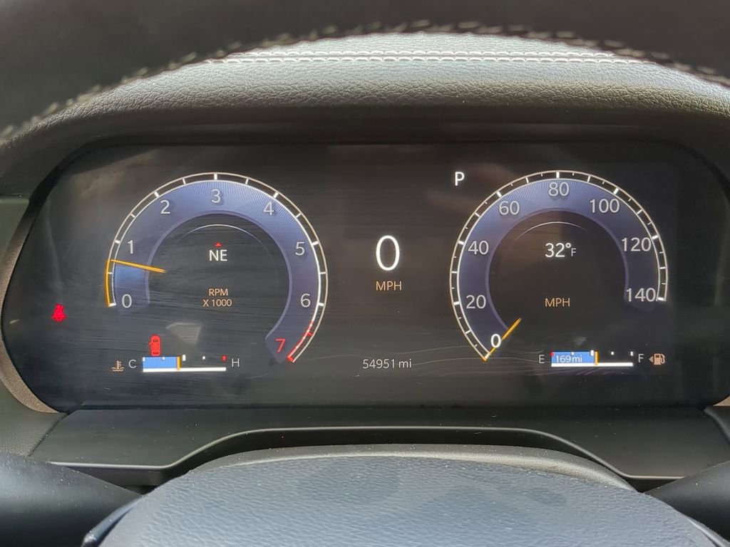 Used 2024 Jeep Grand Cherokee L Limited w/ Luxury Tech Group II image 17