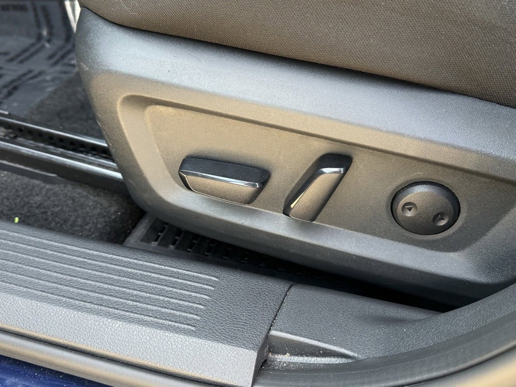 Used 2024 Nissan Rogue SV image 15