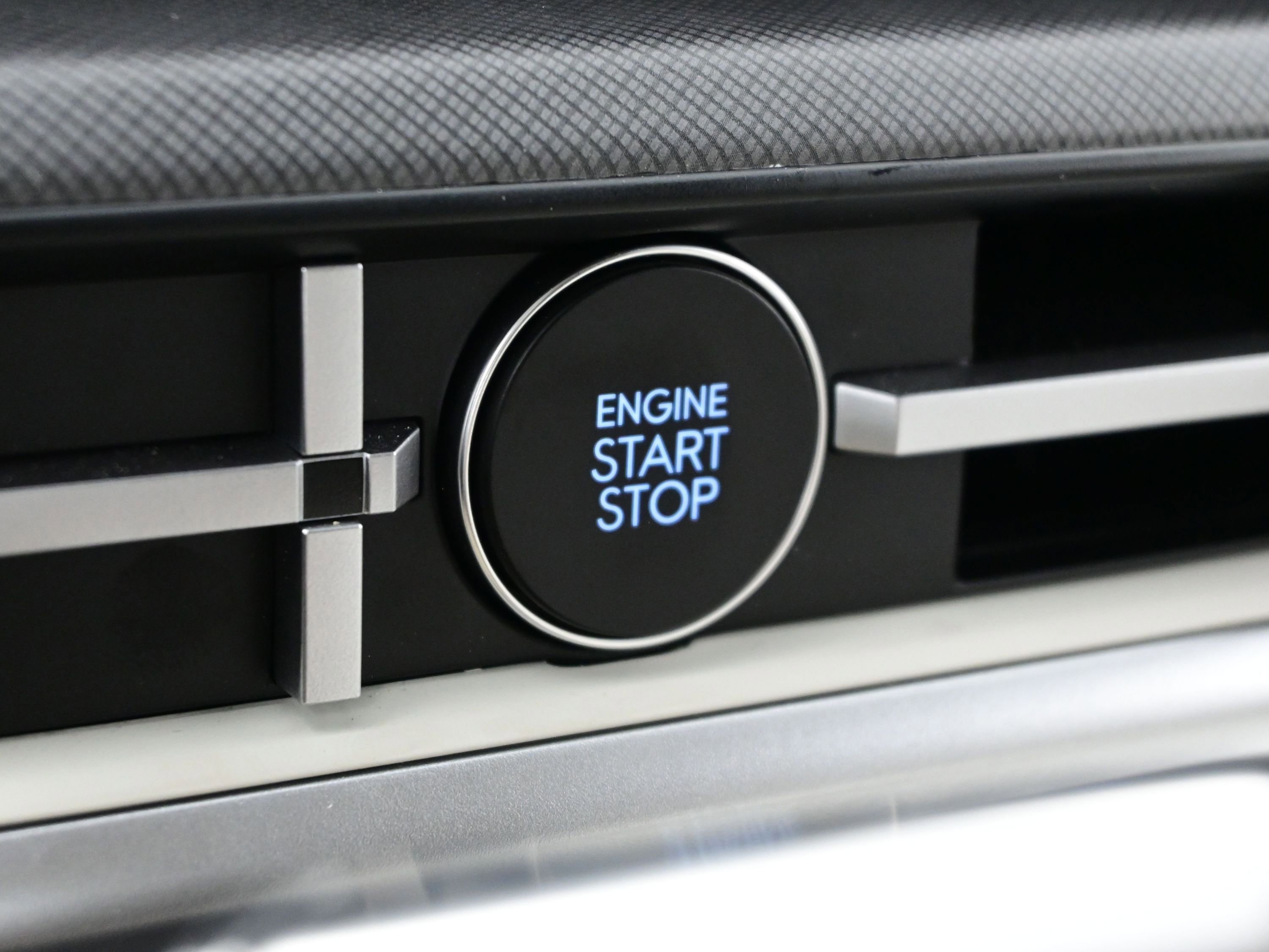 Certified 2026 Hyundai Santa Fe SE image 25