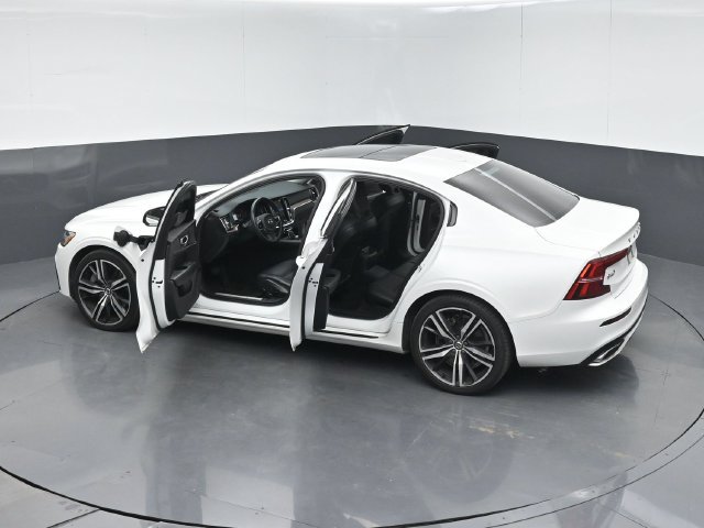 Used 2021 Volvo S60 T8 R-Design Expression w/ Premium Package AWD/4WD image 58