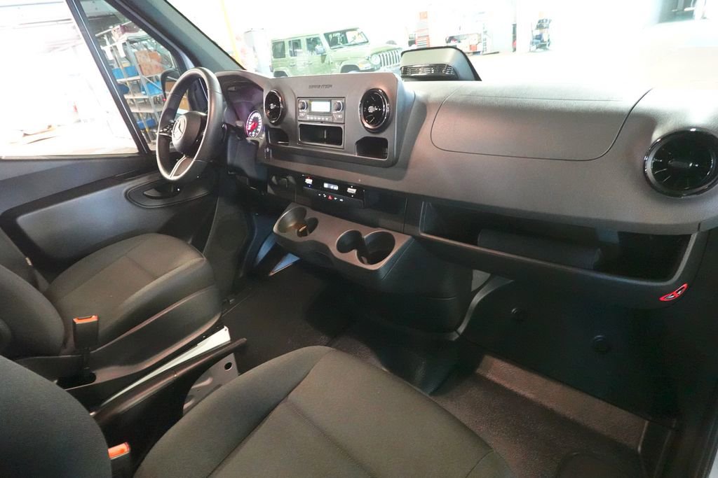 Used 2025 Mercedes-Benz Sprinter 2500 image 23