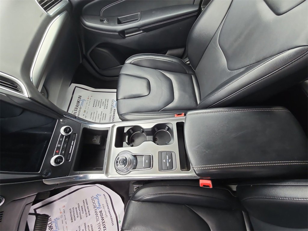 Used 2022 Ford Edge Titanium image 14