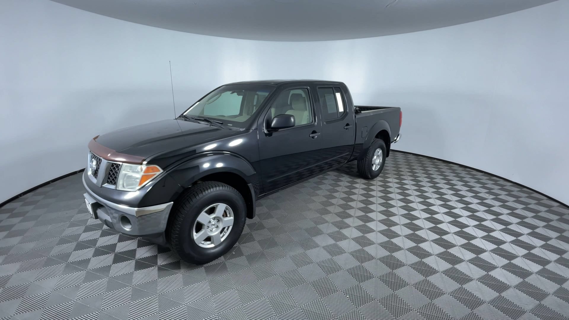 Used 2008 Nissan Frontier SE w/ SE Value Truck Pkg AWD/4WD image 4