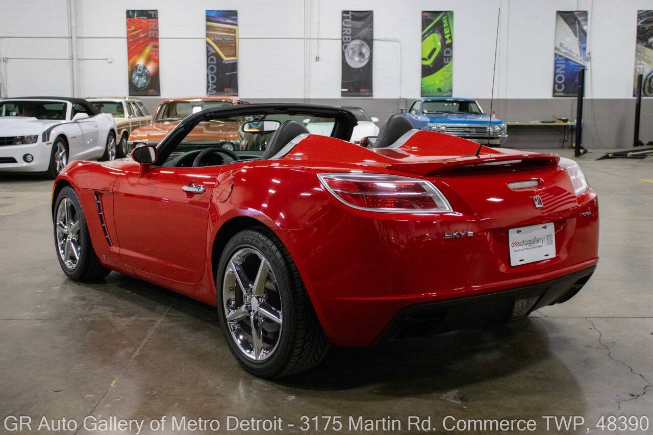 Used 2009 Saturn Sky Red Line RWD image 5