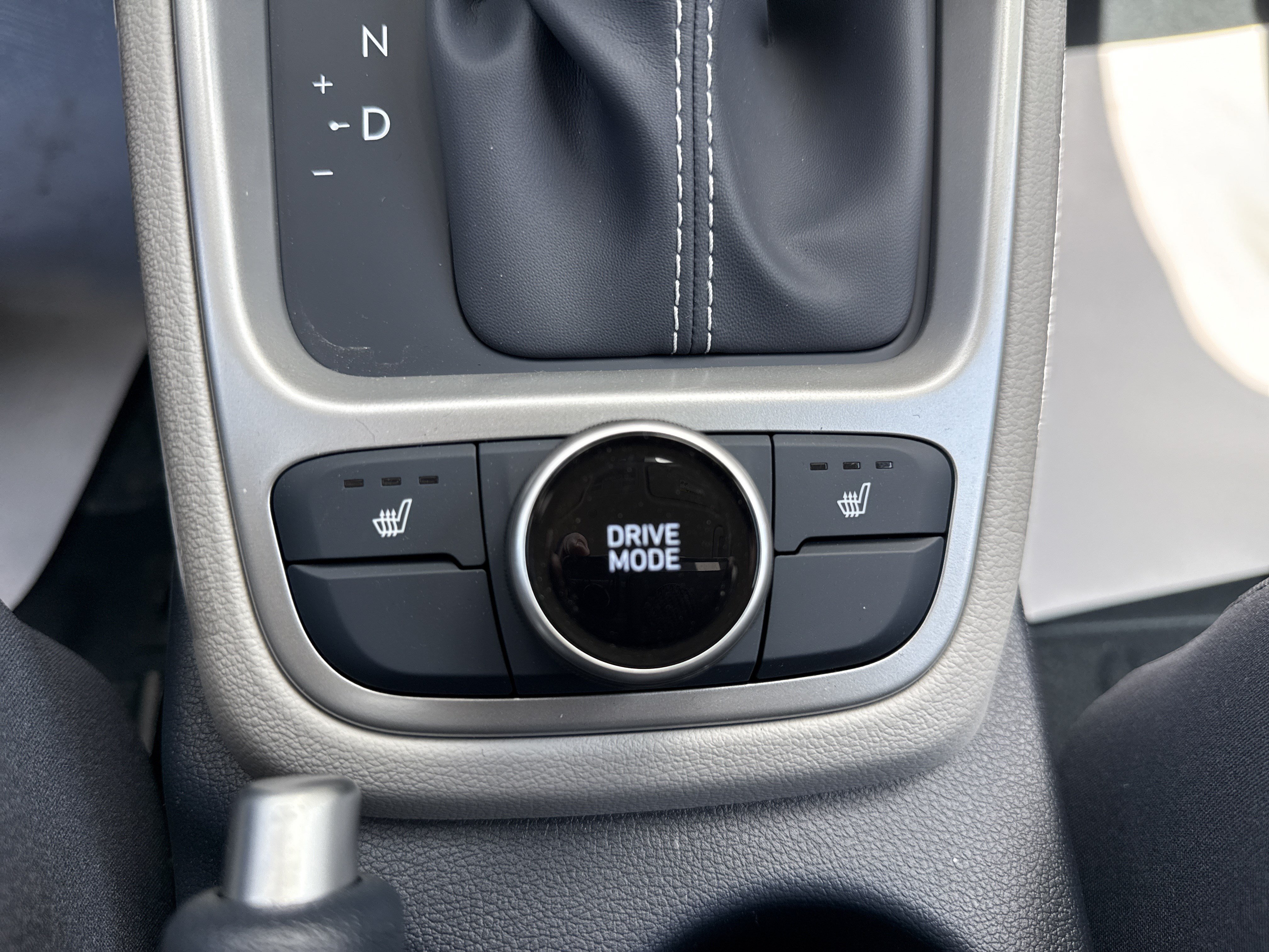 New 2026 Hyundai Venue SEL FWD image 27