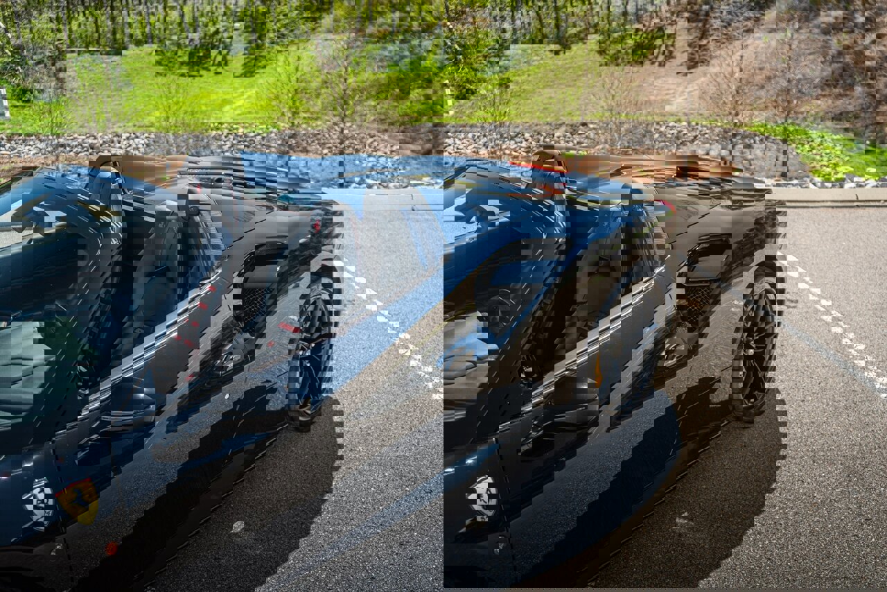 Used 2018 Ferrari 488 Spider image 98