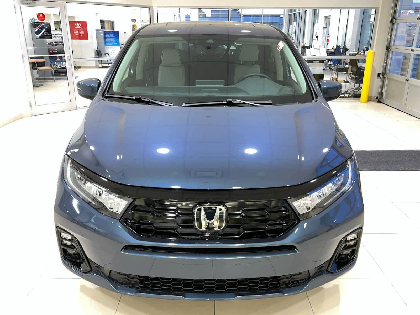 Certified 2026 Honda Odyssey Elite image 3