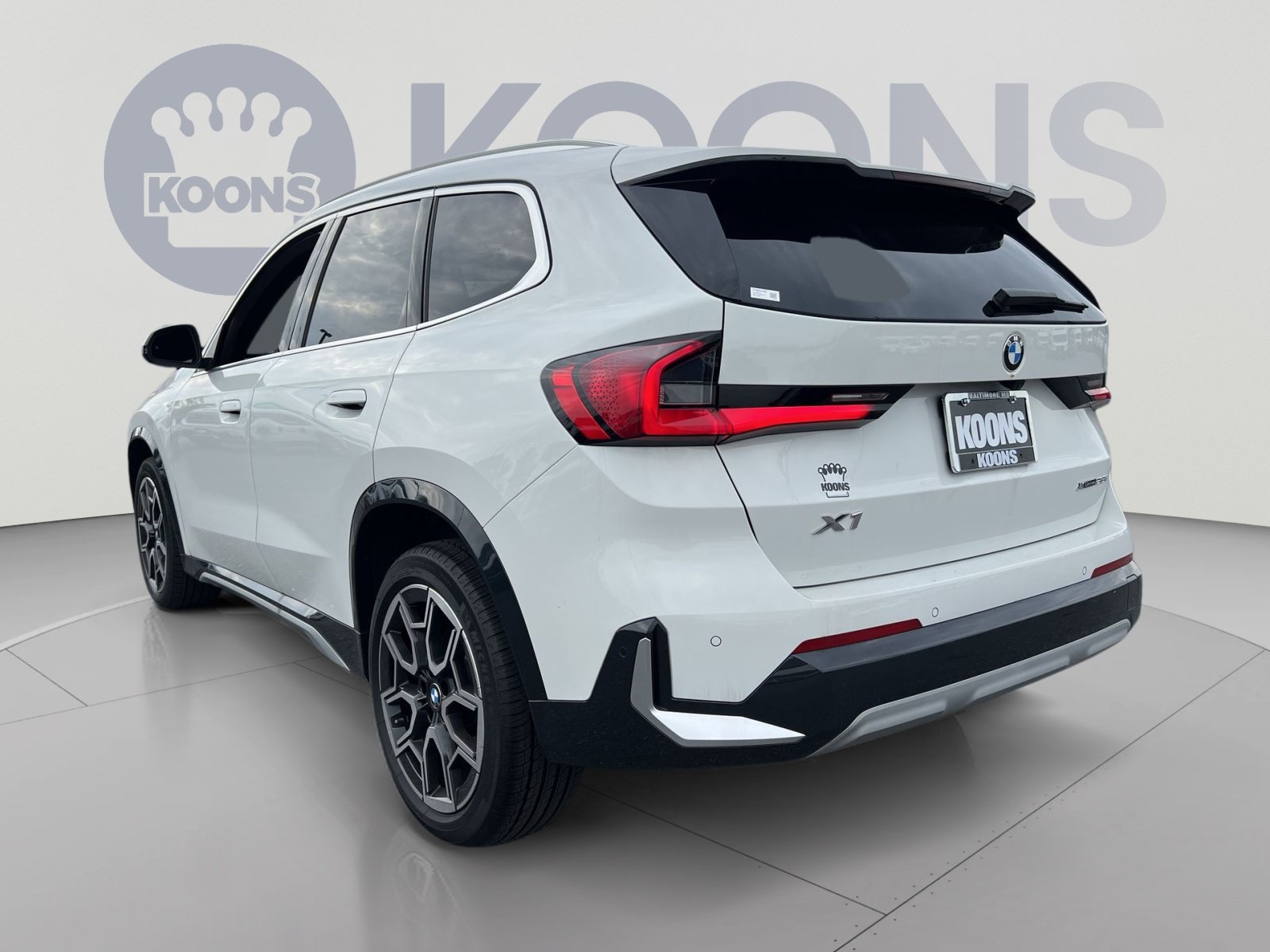 Used 2025 BMW X1 xDrive28i w/ Convenience Package AWD/4WD image 4