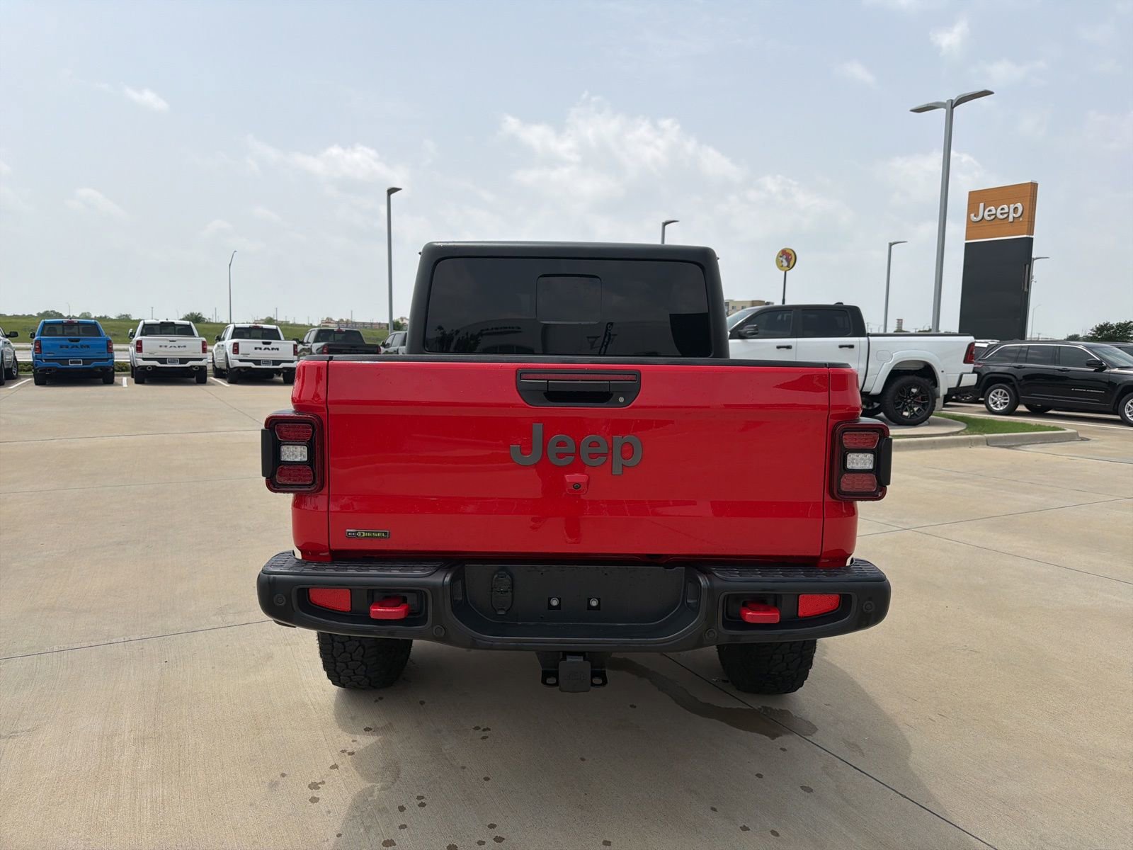 Used 2023 Jeep Gladiator Rubicon w/ LED Lighting Group AWD/4WD image 4