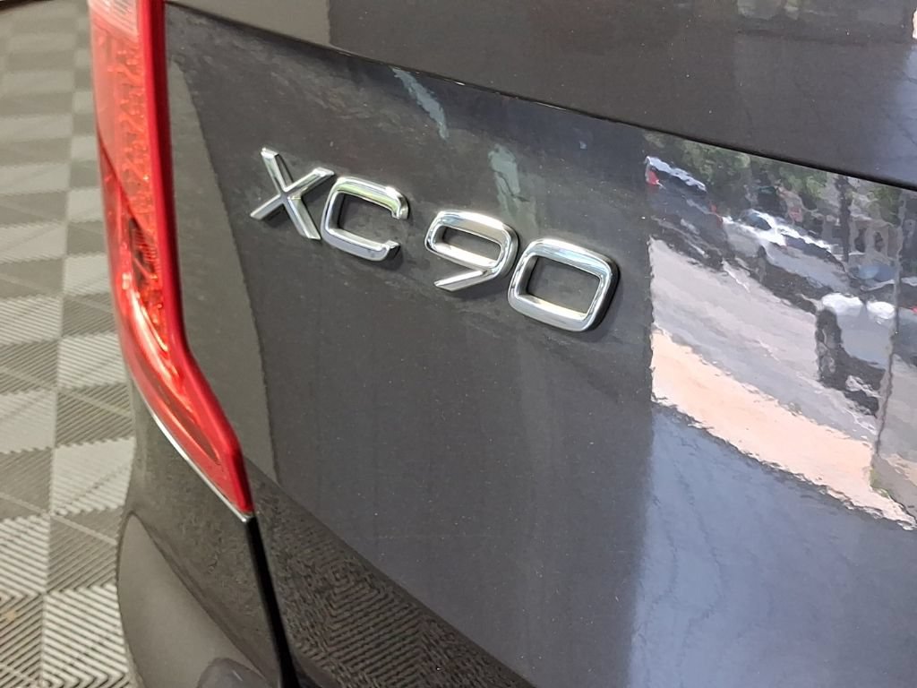 Certified 2023 Volvo XC90 T8 Ultimate AWD/4WD image 12