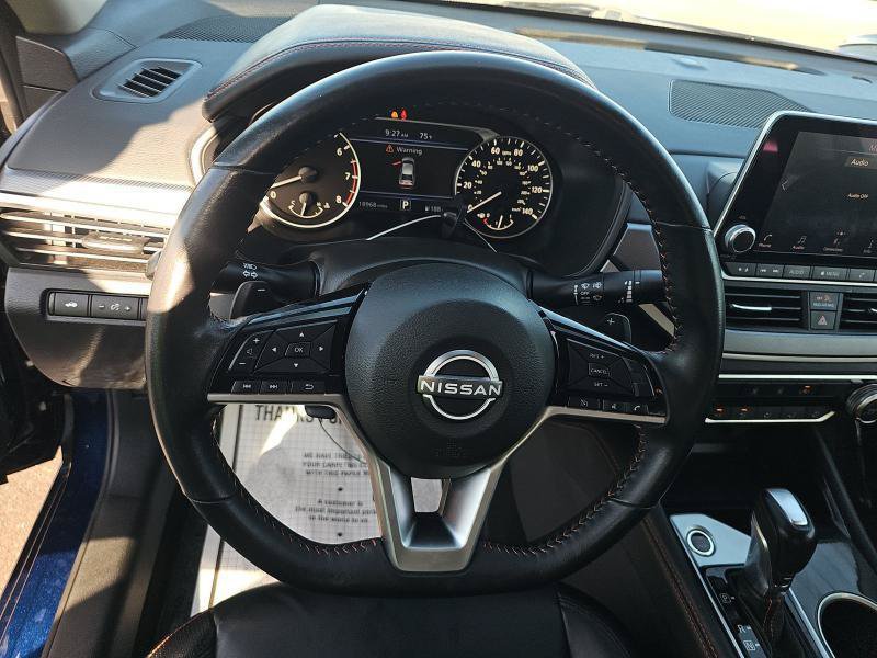 Used 2023 Nissan Altima 2.5 SR FWD image 9